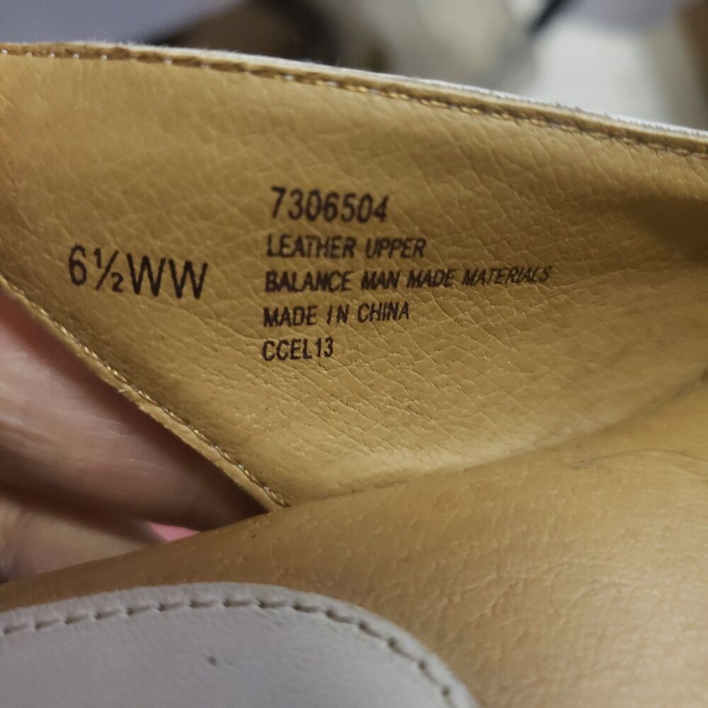 Softspots Neima Women's Leather Slingback Shoes color white Sz 6.5WW  NNN - Picture 6 of 7